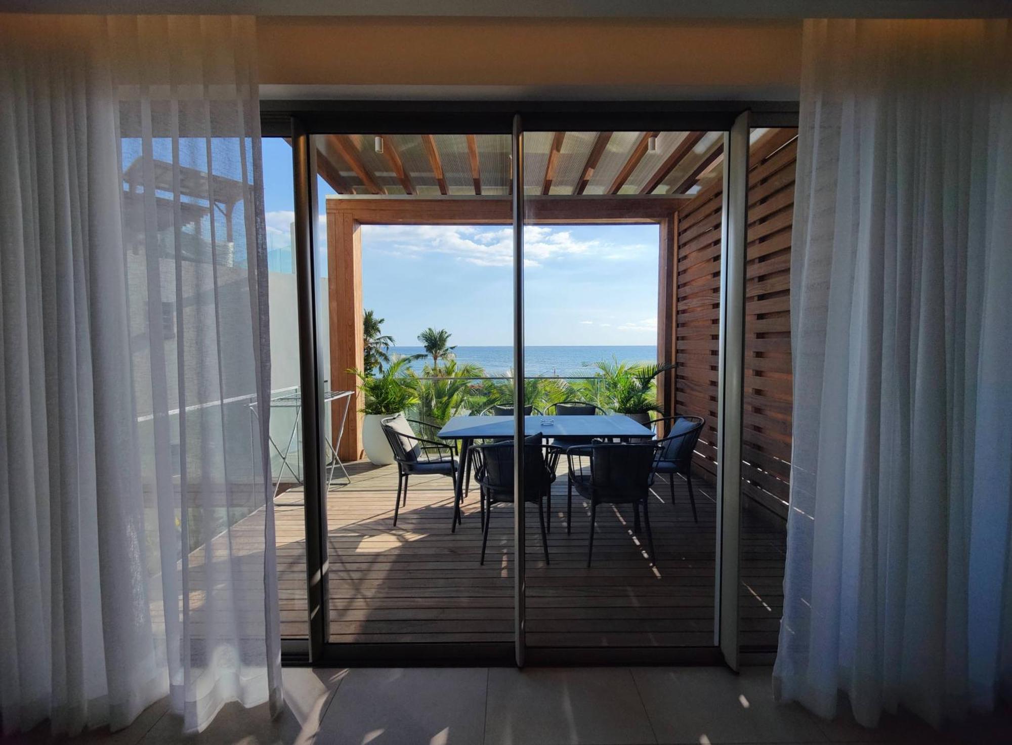Ocean Point Beach Front Apartment Pointe aux Piments Εξωτερικό φωτογραφία