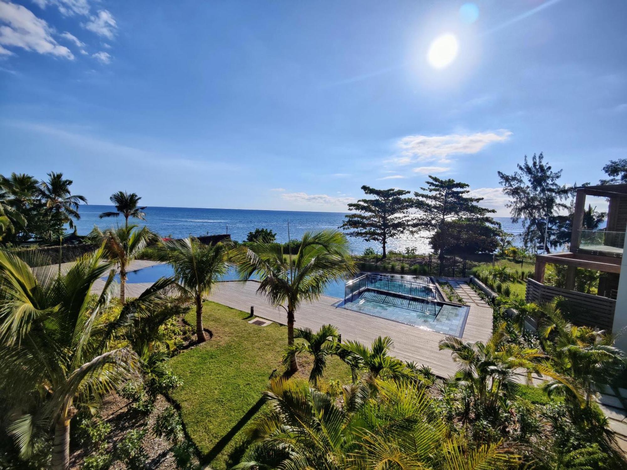 Ocean Point Beach Front Apartment Pointe aux Piments Εξωτερικό φωτογραφία