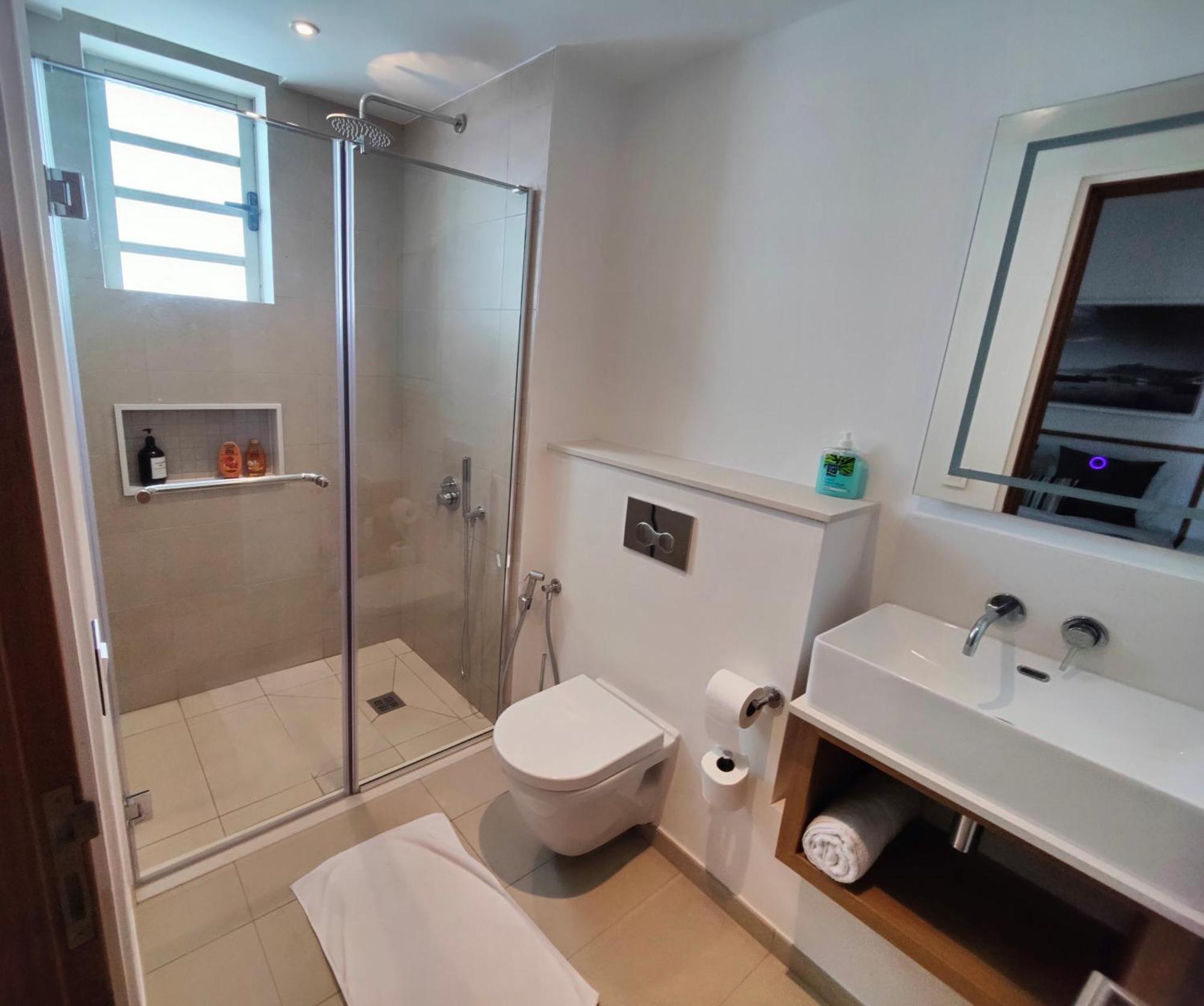 Ocean Point Beach Front Apartment Pointe aux Piments Εξωτερικό φωτογραφία