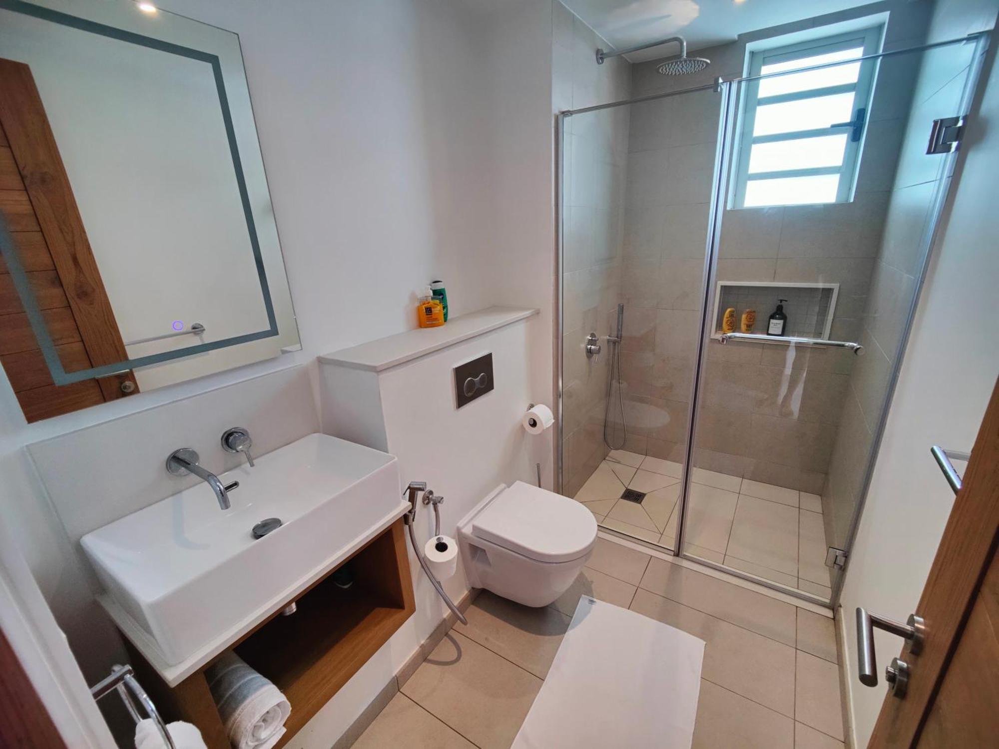 Ocean Point Beach Front Apartment Pointe aux Piments Εξωτερικό φωτογραφία